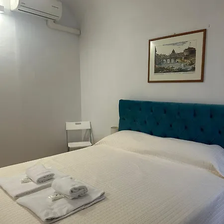 Ah Luxury Montecitorio Pensjonat 4*